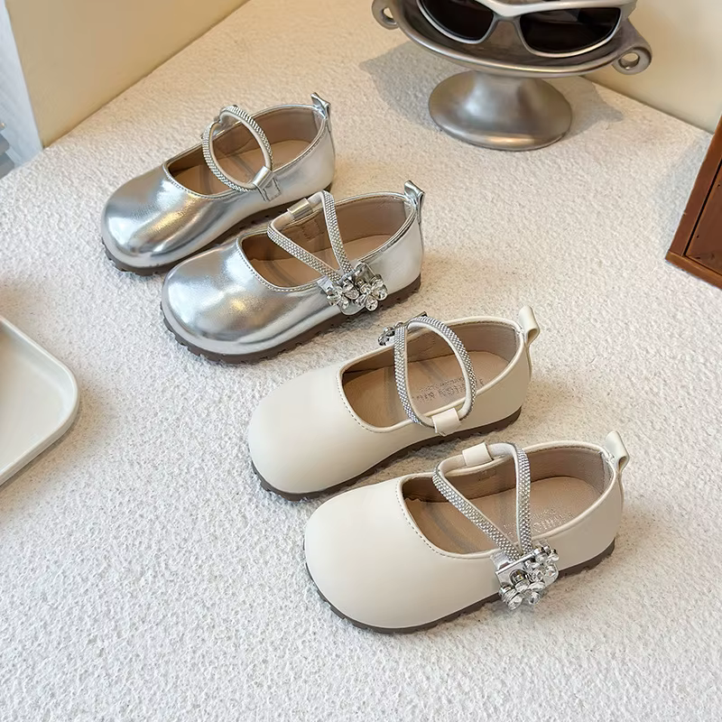 Zapatos Mary Jane de niña con estilo princesa y diamantes - imagen 2