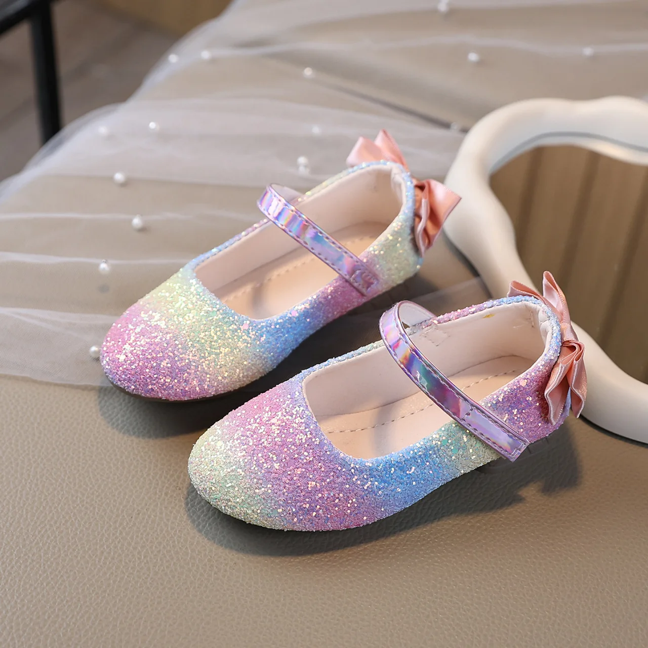 Zapatos Mary Jane de cuero para niña con suela suave y lentejuelas - imagen 3