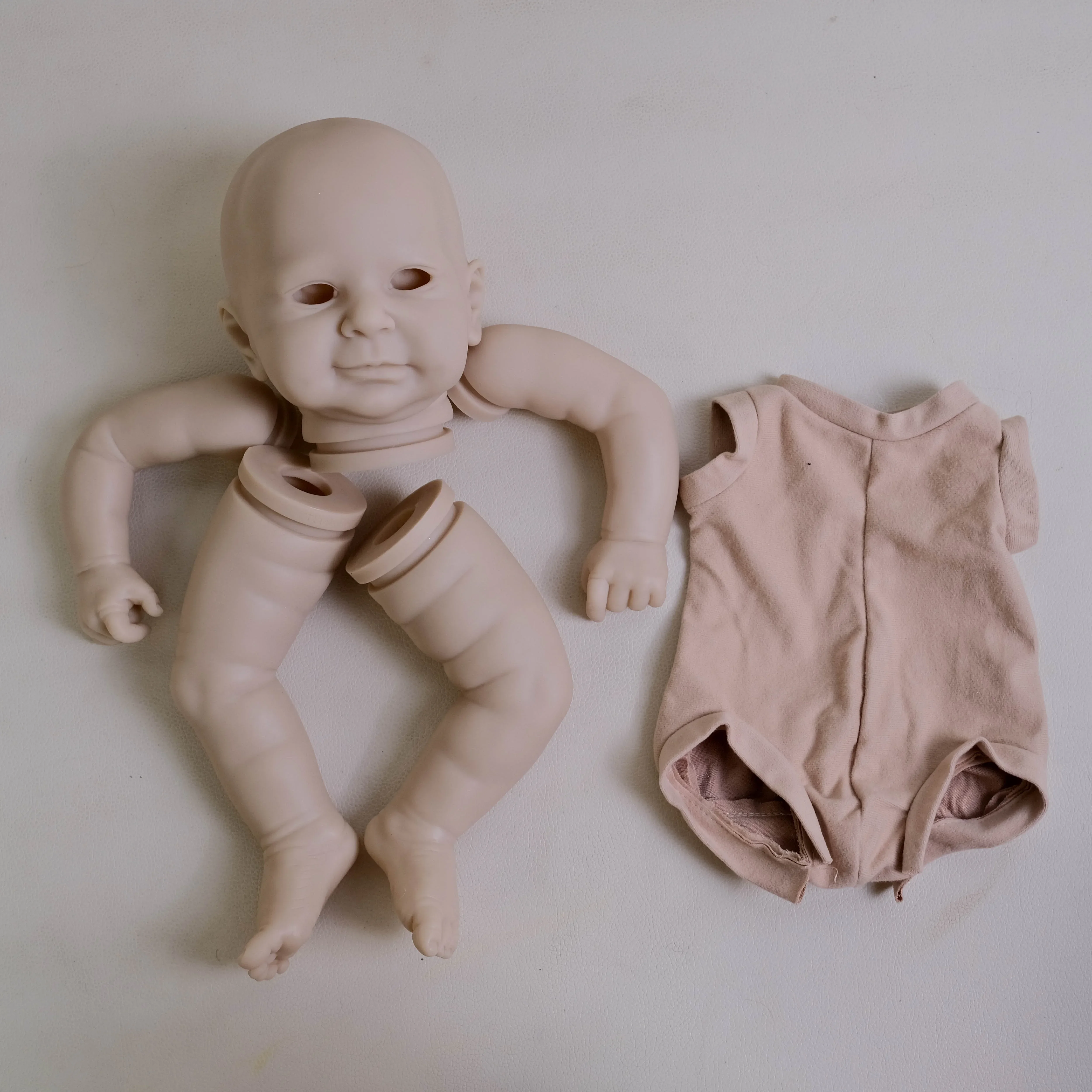Kit muñeca reborn Bebé Zoe con piezas sin pintar, hazlo tú mismo - imagen 2