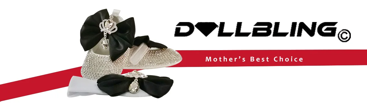 Zapatos de bebé blancos con detalles de perlas y brillo