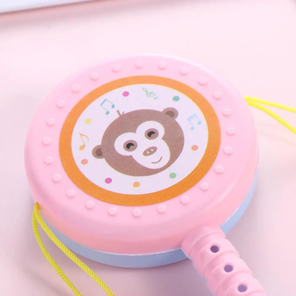 Sonajero de dibujos animados en plástico para bebés