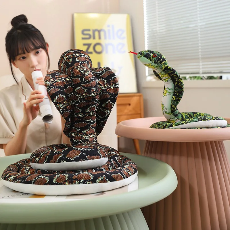 Serpiente de peluche realista en espiral, gran animal relleno - imagen 4