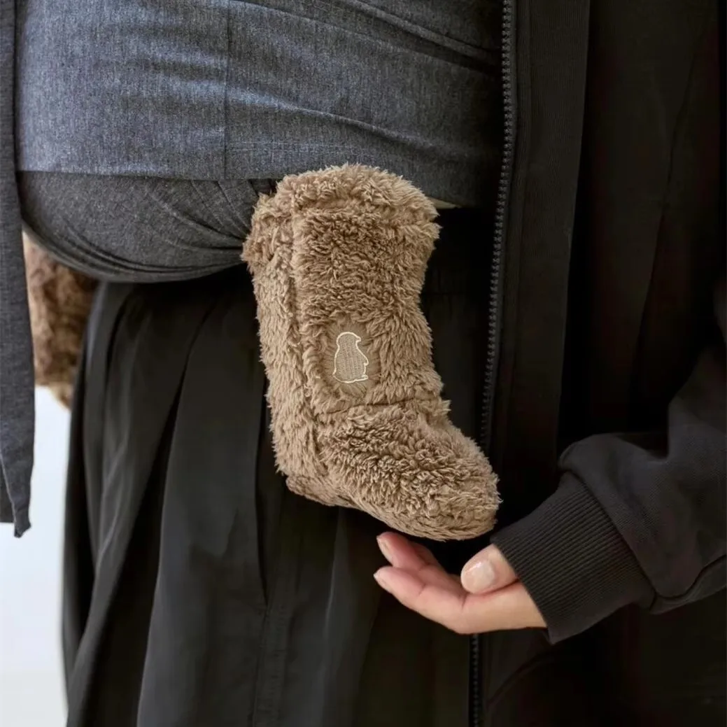 Calcetines antideslizantes de terciopelo con pingüino para bebé
