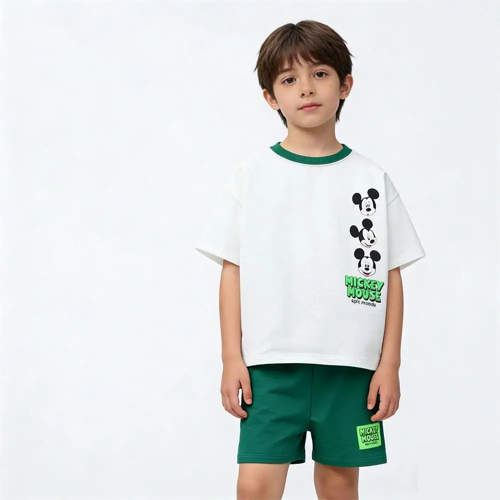 Conjunto de verano dos piezas camiseta dibujo y pantalón corto