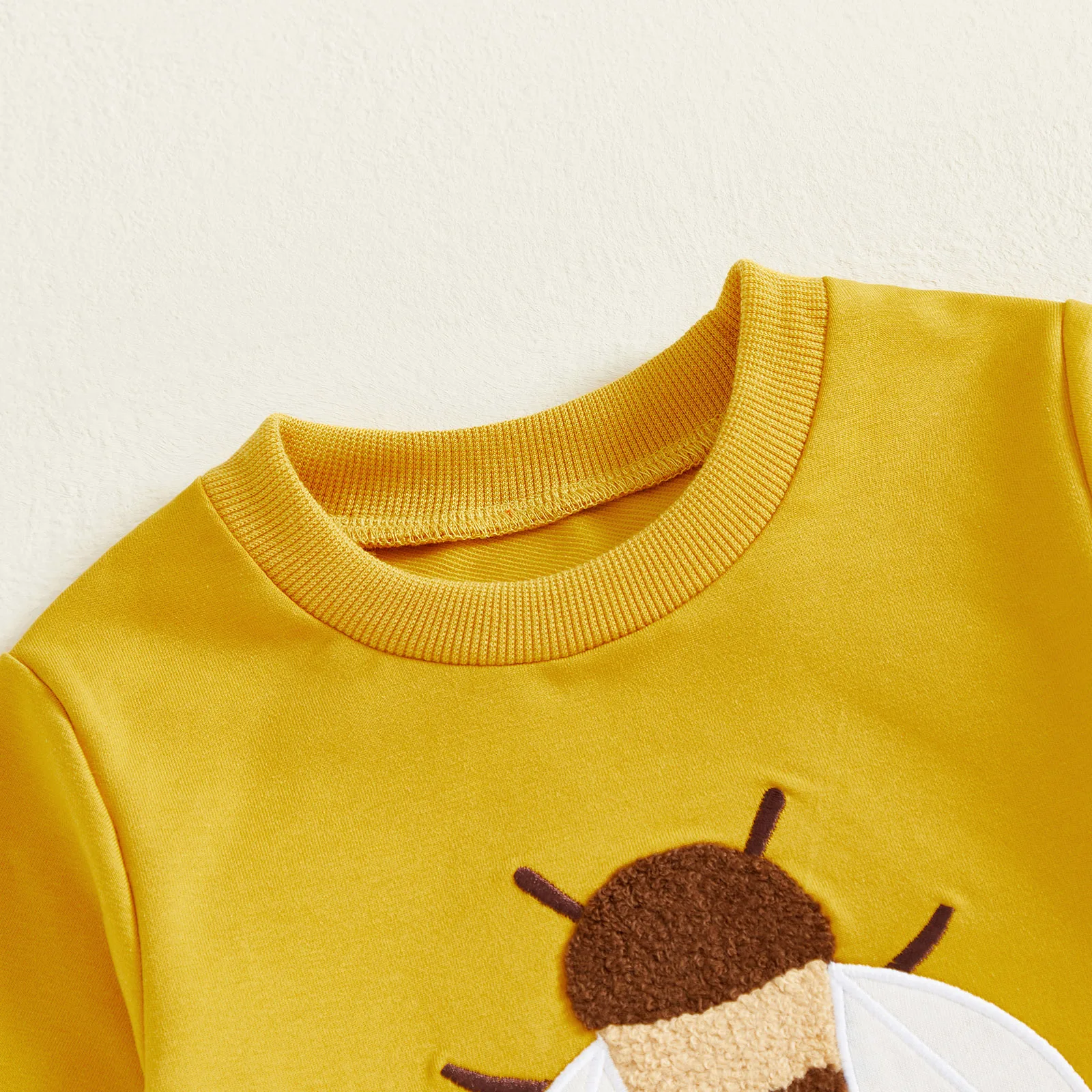 Conjunto sudadera con bordado de abeja para bebé y niña - imagen 3