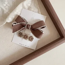 Pinzas para el pelo con lazo y flor estilo princesa beige