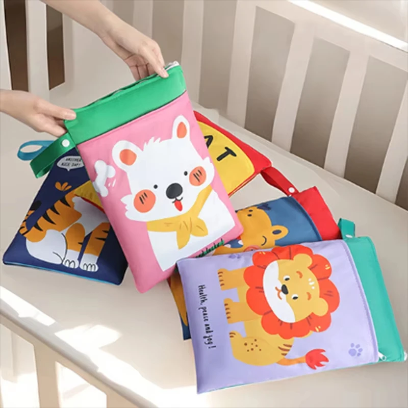 Bolsa para pañales impermeable con dibujos animados y doble cremallera - imagen 5