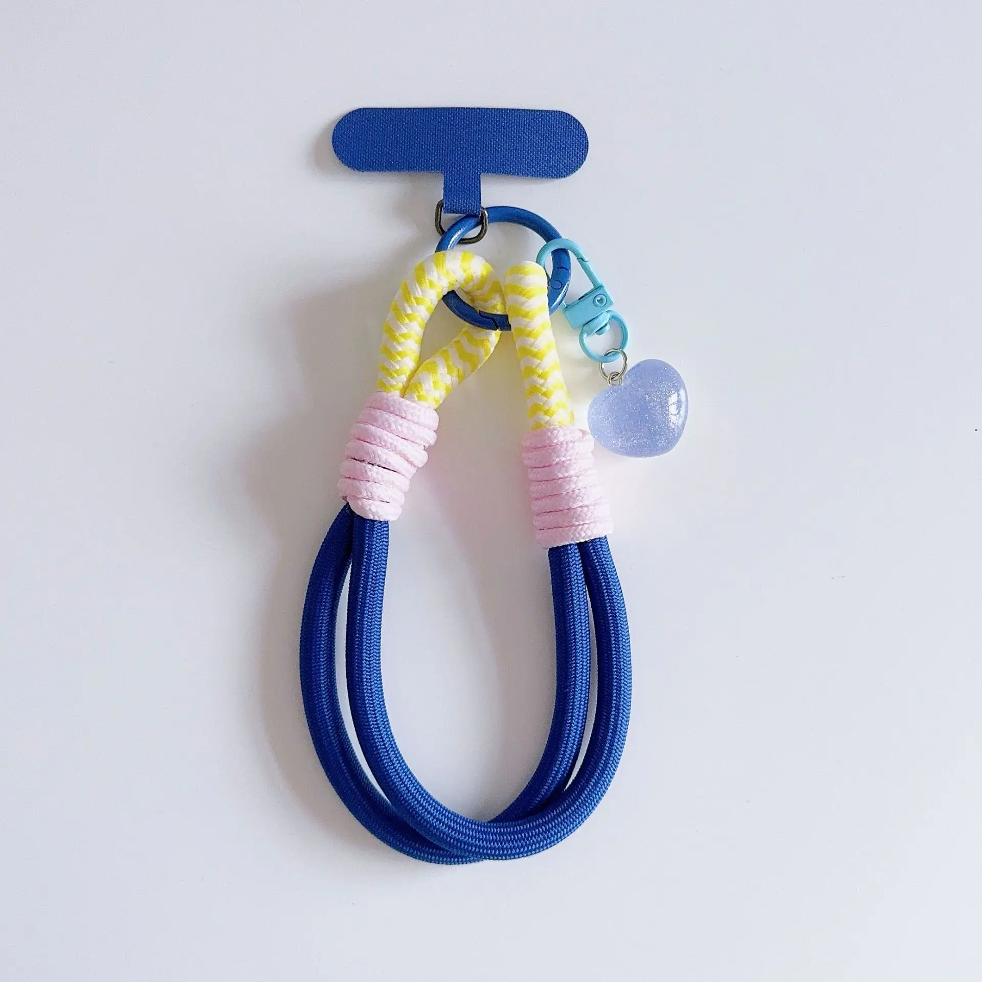 Correa universal para móvil trenzada con diseño de amor colgante - imagen 4