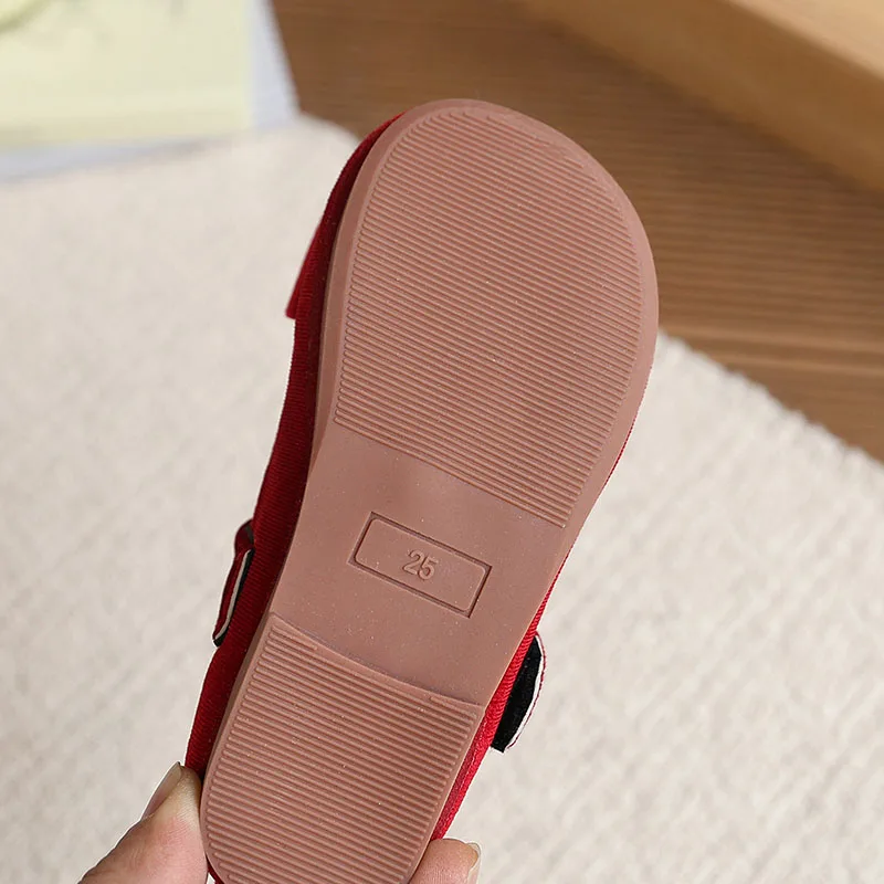 Zapatos planos de niña en ante nude con lazo y hebilla cuadrada - imagen 3