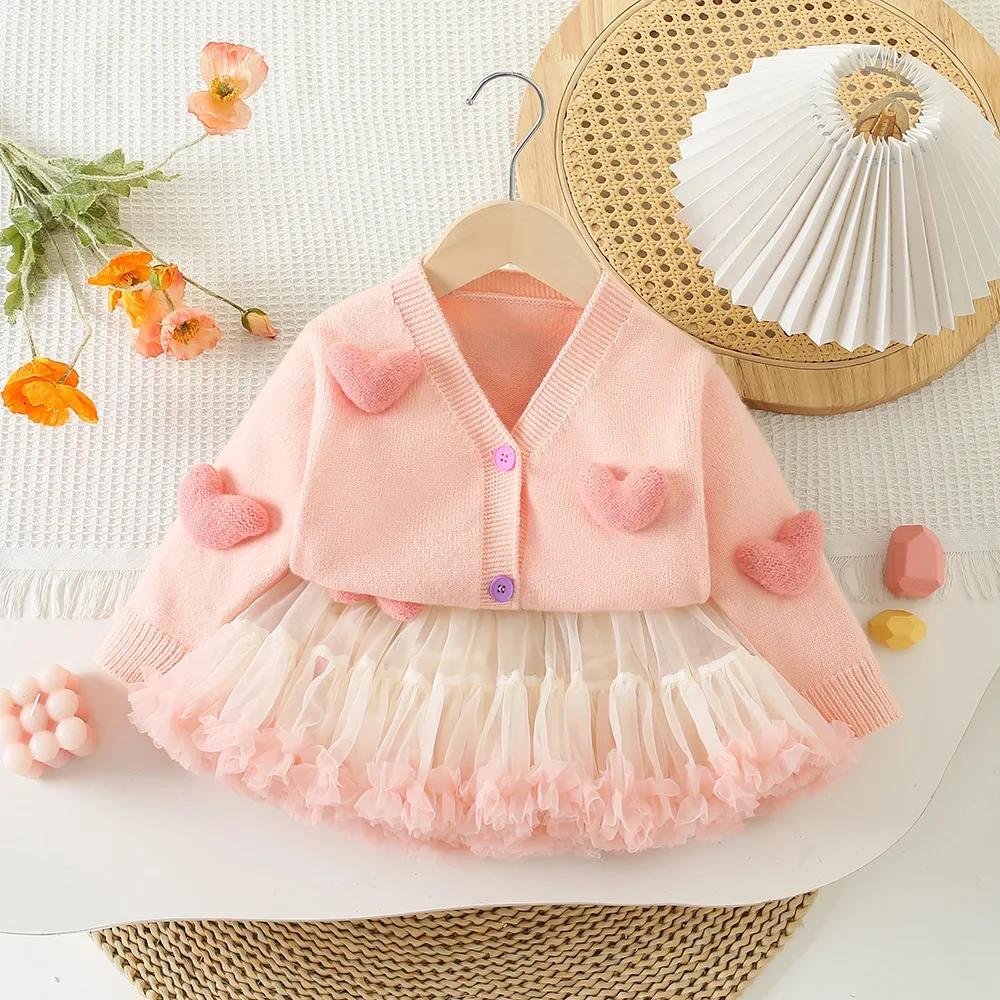 Conjunto de punto para niña con suéter de corazones y falda de tul - imagen 5