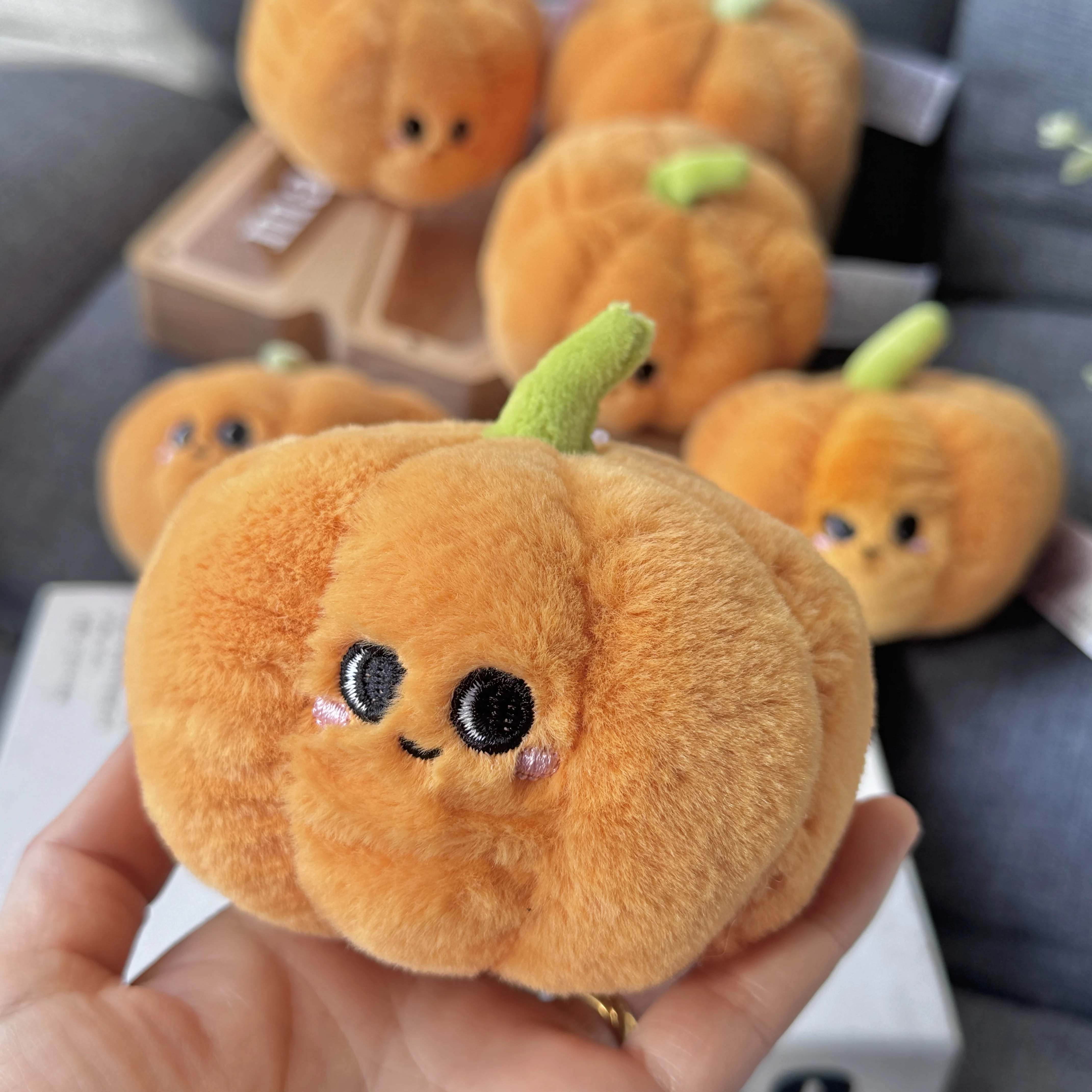 Peluche de calabaza vegetal suave para decorar y relajarse - imagen 5