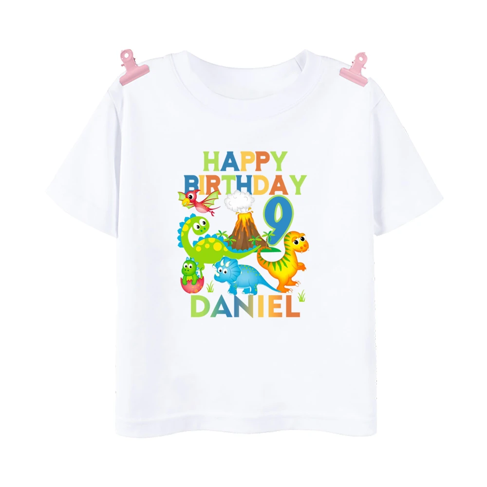 Camiseta personalizada de cumpleaños con dinosaurio y nombre - imagen 2