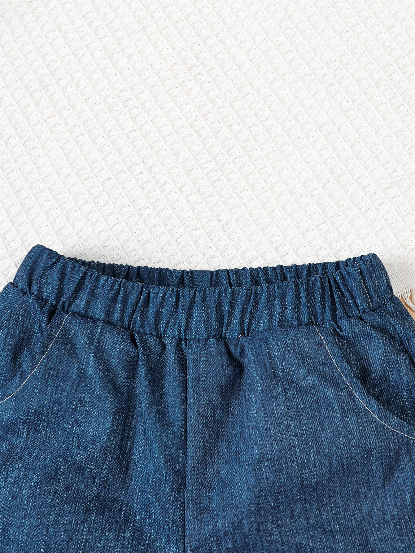 Conjunto de bebé niña volantes vino con pantalón corto vaquero y bolso