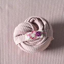 Manta bebé para sesión de fotos con almohada y gorros flores