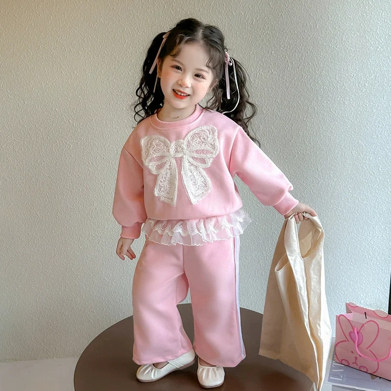 Conjunto de otoño con pajarita para niño, sudadera y pantalón - imagen 5