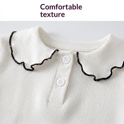 Camiseta de verano manga corta para niña con cuello barco