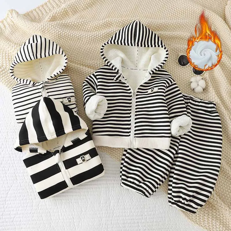 Conjunto acolchado con capucha y pantalón a rayas infantil - imagen 4