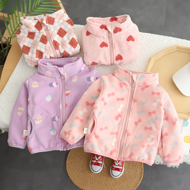 Diseño de chaqueta para bebé y niño