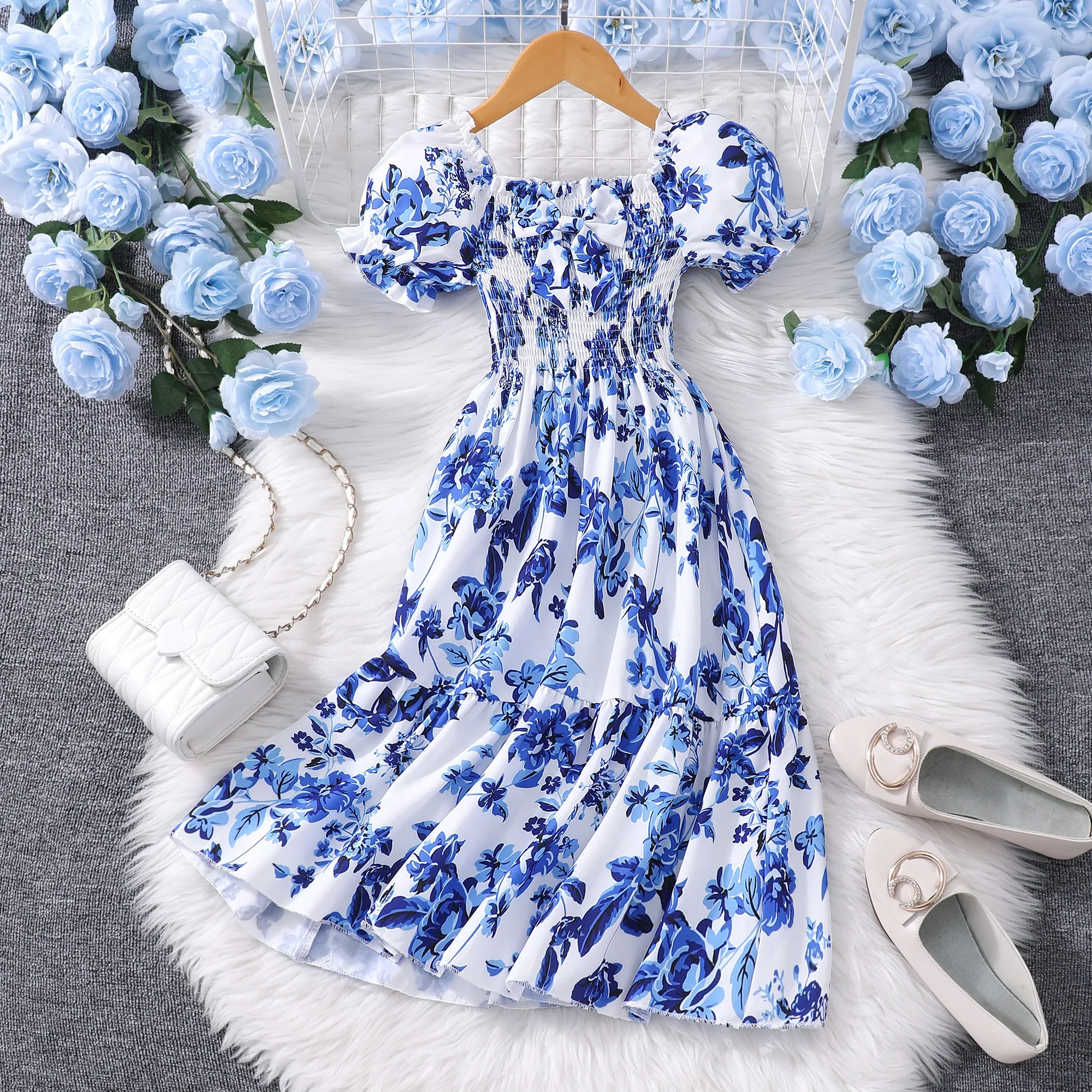 Vestido floral largo para niñas en tonos veraniegos
