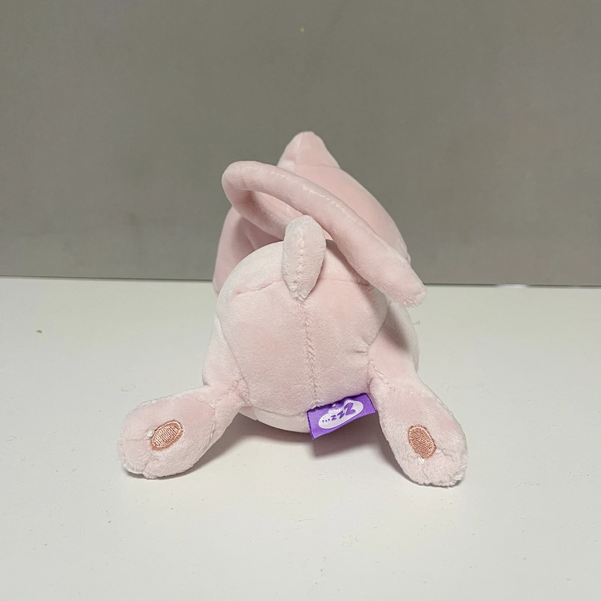 Peluche suave con diseño de personaje azul