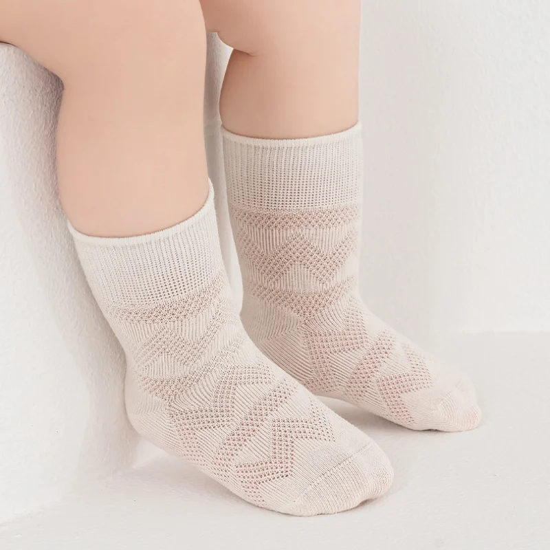 Calcetines de algodón con malla fina para bebé – Cómodos primavera verano - imagen 2
