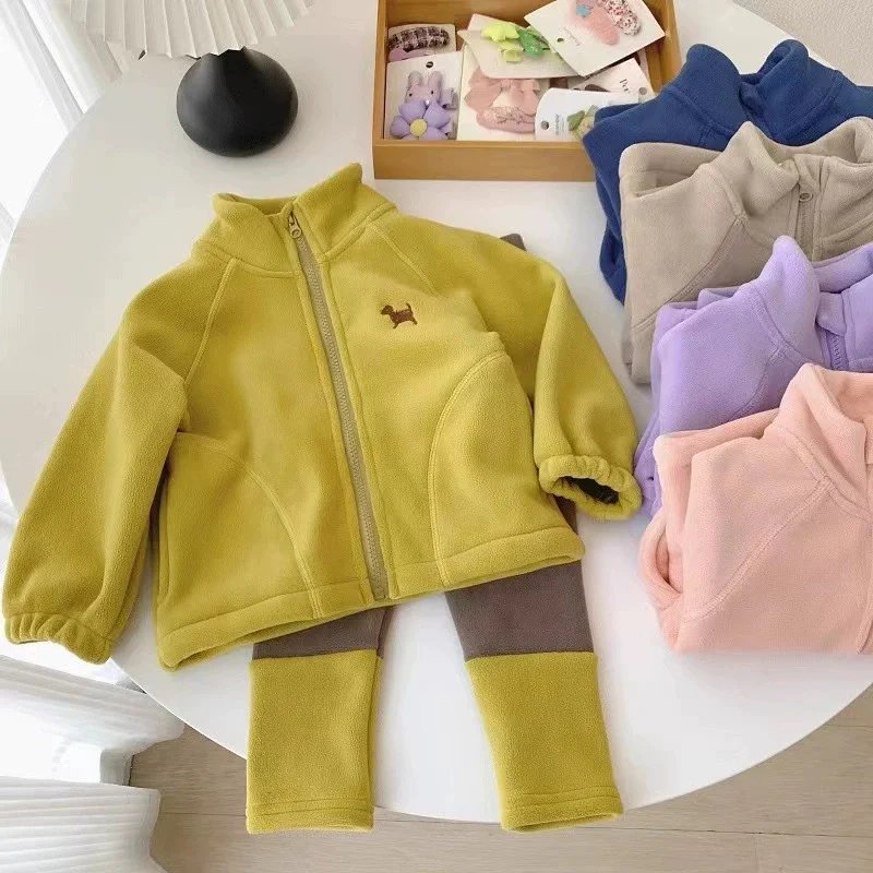 Conjunto infantil 2 piezas con abrigo y mallas