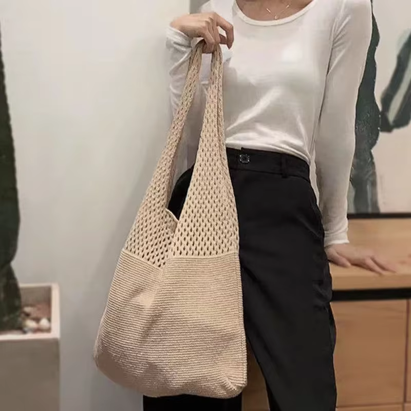 Bolso tejido de hombro para mujer visto desde diferentes ángulos