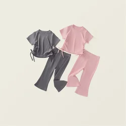 Conjunto de verano para niña con camiseta lisa y pantalón acampanado