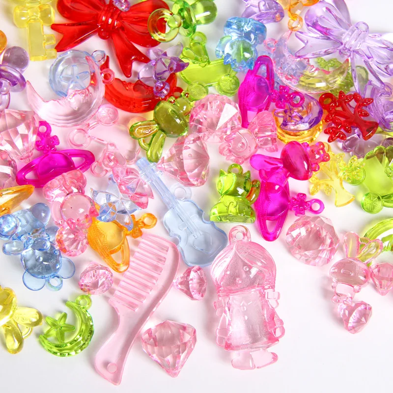 Cuentas de diferentes colores y formas