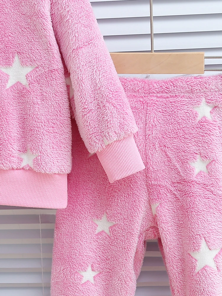 Pijama de felpa con estrellas para niña - imagen 4