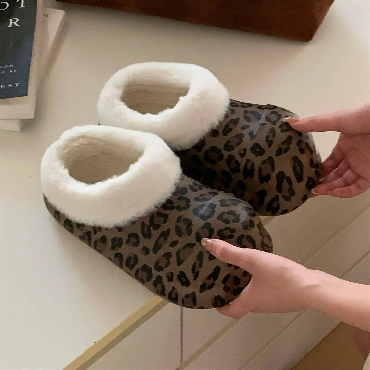 Zapatillas de casa impermeables con plataforma leopardo para niñas - imagen 4