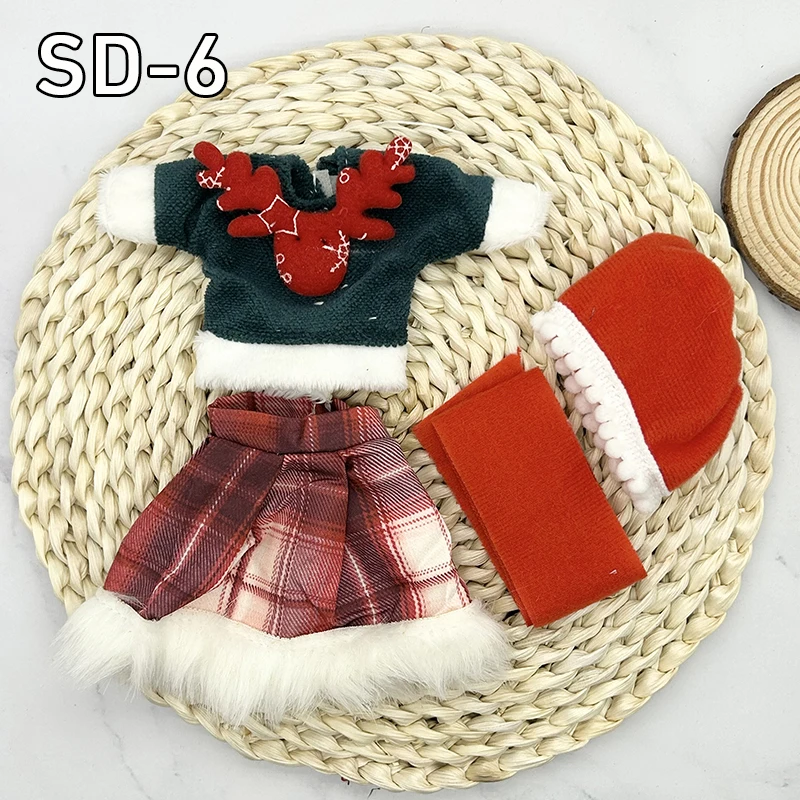 Muñeca BJD articulada con ropa navideña para regalar - imagen 4