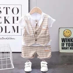 Conjunto verano bebé de cuadros con camiseta y pantalón corto