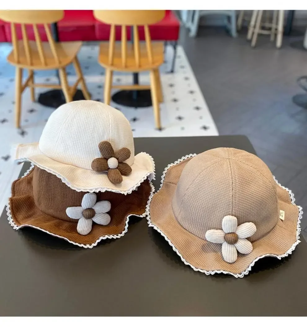 Sombrero pliable en mano