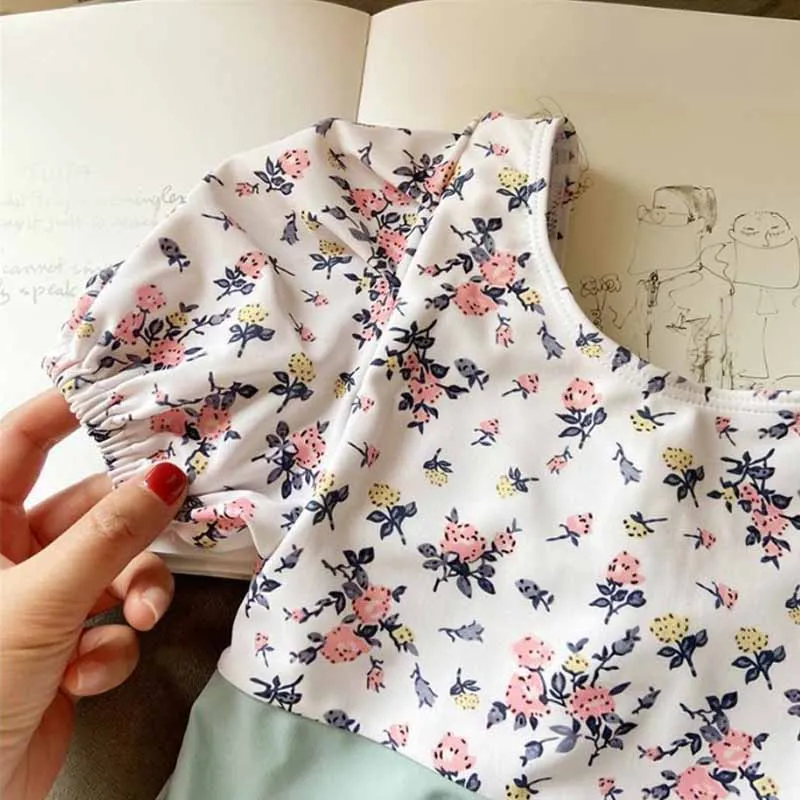 Bañador una pieza floral con lazo para niña - imagen 5