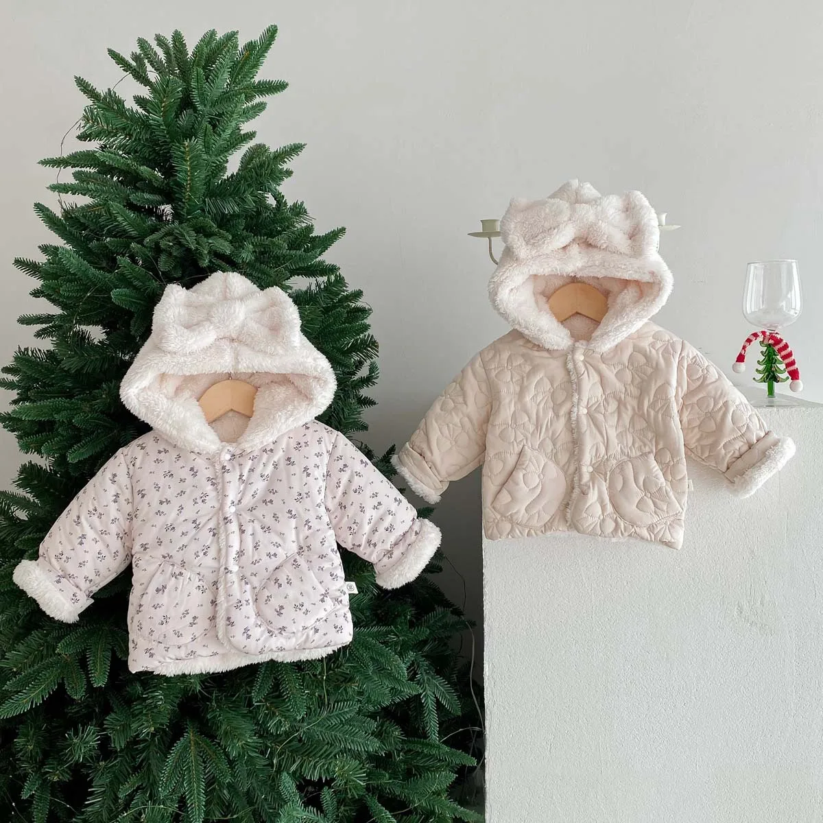 Chaqueta acolchada de bebé con estilo coreano y lazo decorativo