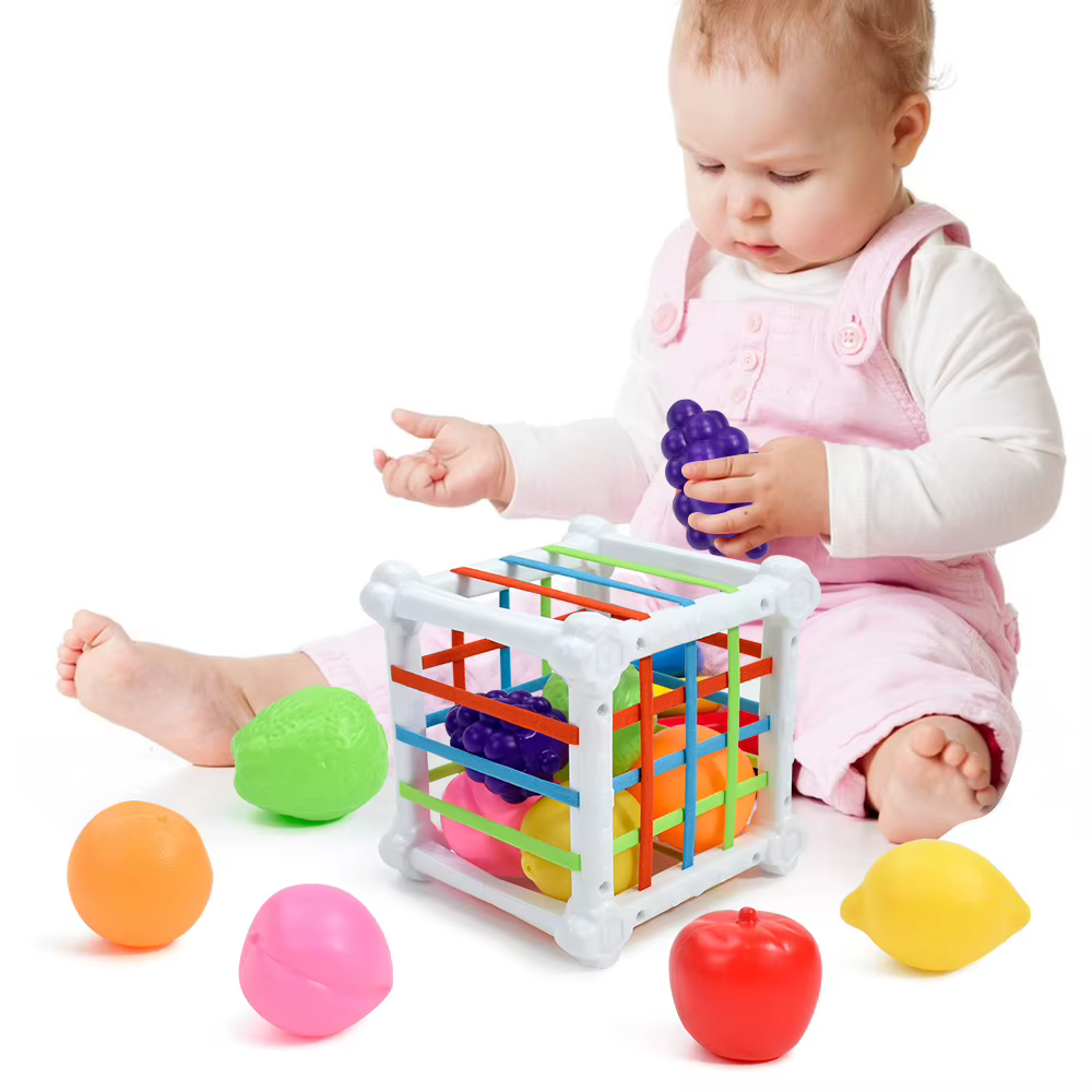Cubo clasificador con colores y formas para explorar