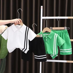 Conjunto verano bebé: camiseta y shorts - Estilo sport