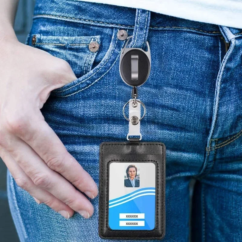 Porta credenciales retráctil con llavero negro de cuero PU - imagen 4