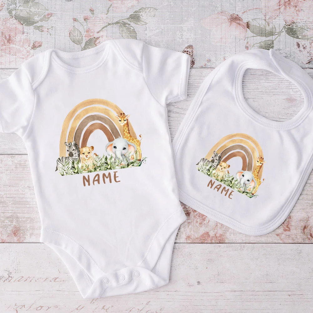 Conjunto bebé mameluco y babero con motivos animales - imagen 3