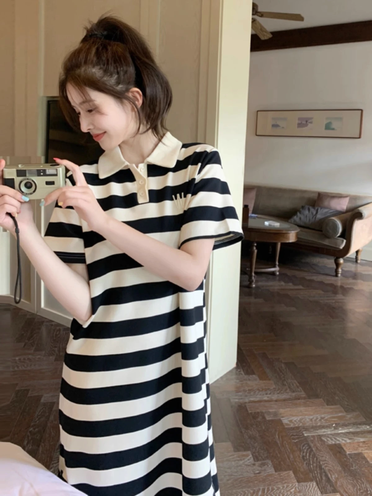 Vestido de punto maternity estilo preppy con cuello vuelto de rayas - imagen 5