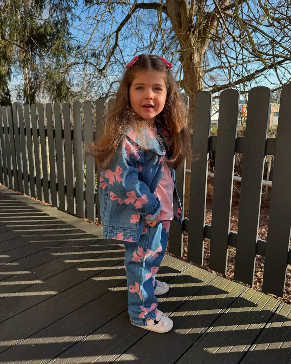 Conjunto infantil estampado de limón