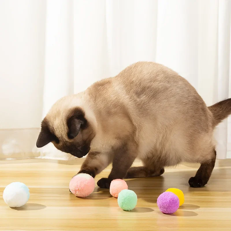 Pelotas pequeñas de juguetes para gatos – Silenciosas e interactivas - imagen 3