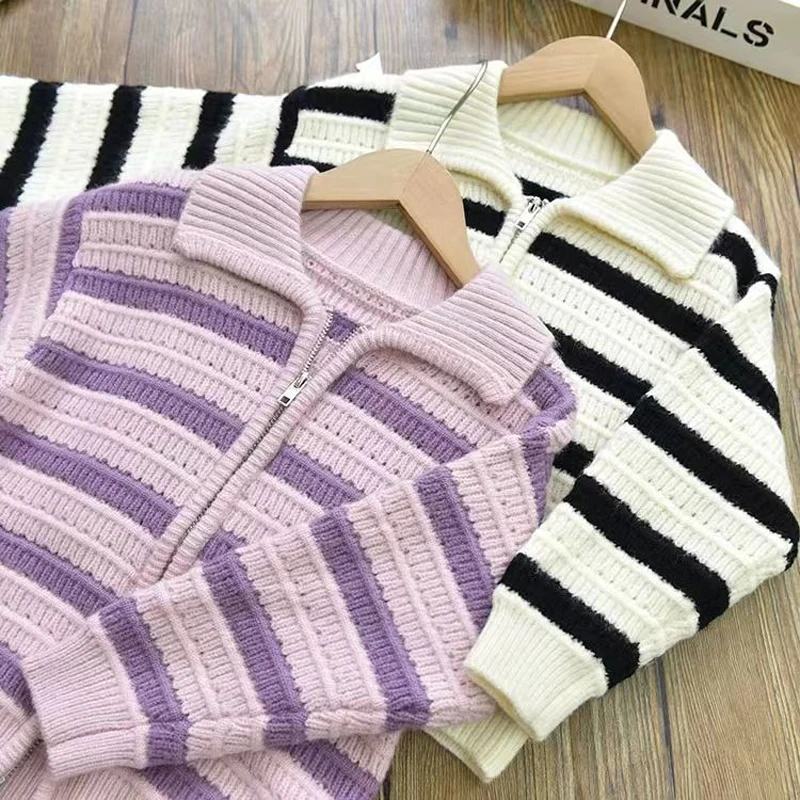 Cárdigan niño de punto con cremallera y rayas, cuello vuelto - imagen 5