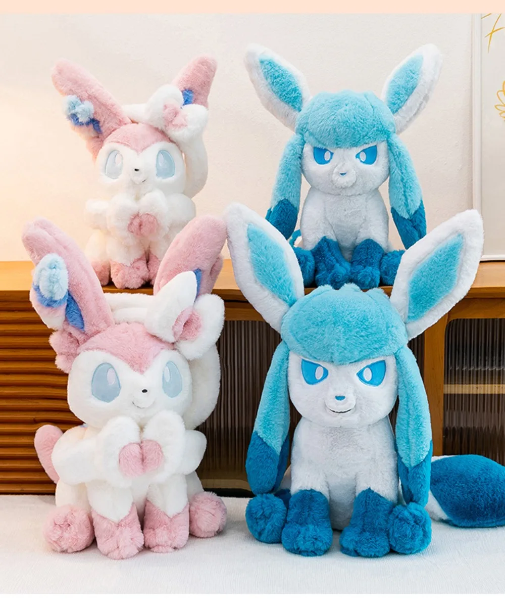 Detalle de la felpa suave y acabados del peluche