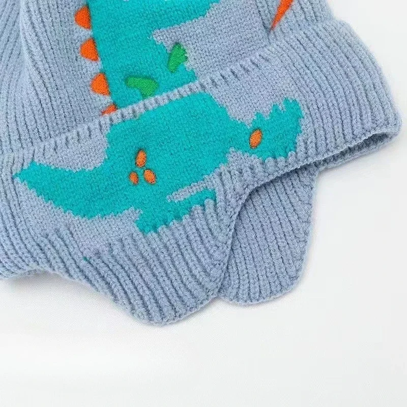 Gorro con orejeras de punto para niños: dinosaurio 3D - imagen 4