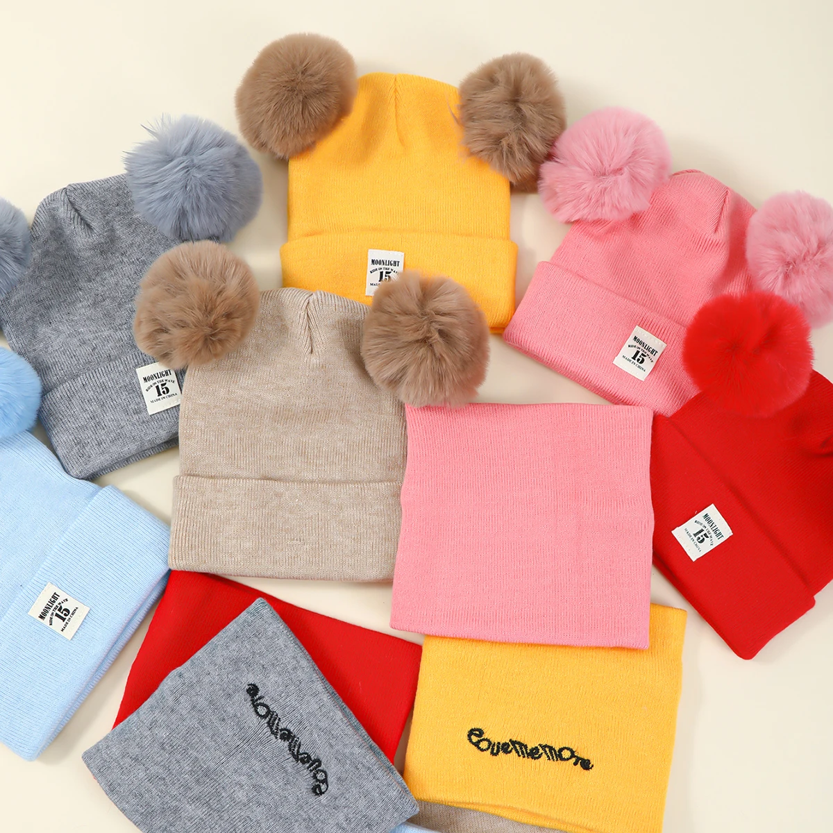 Conjunto gorro y bufanda bebé tejido con pompón de pelo - imagen 2