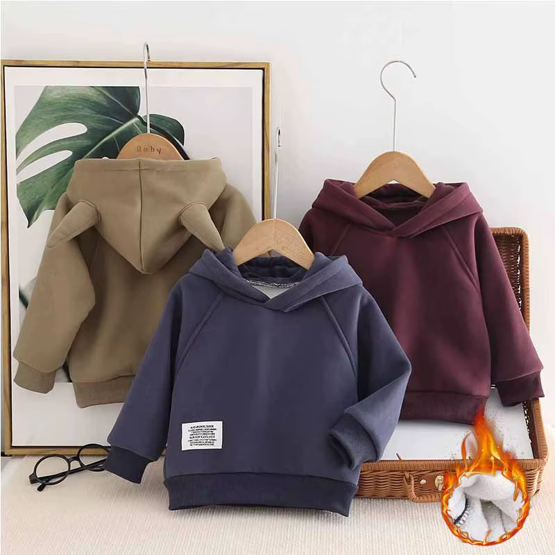 Sudadera con capucha acolchada de felpa para niños en otoño