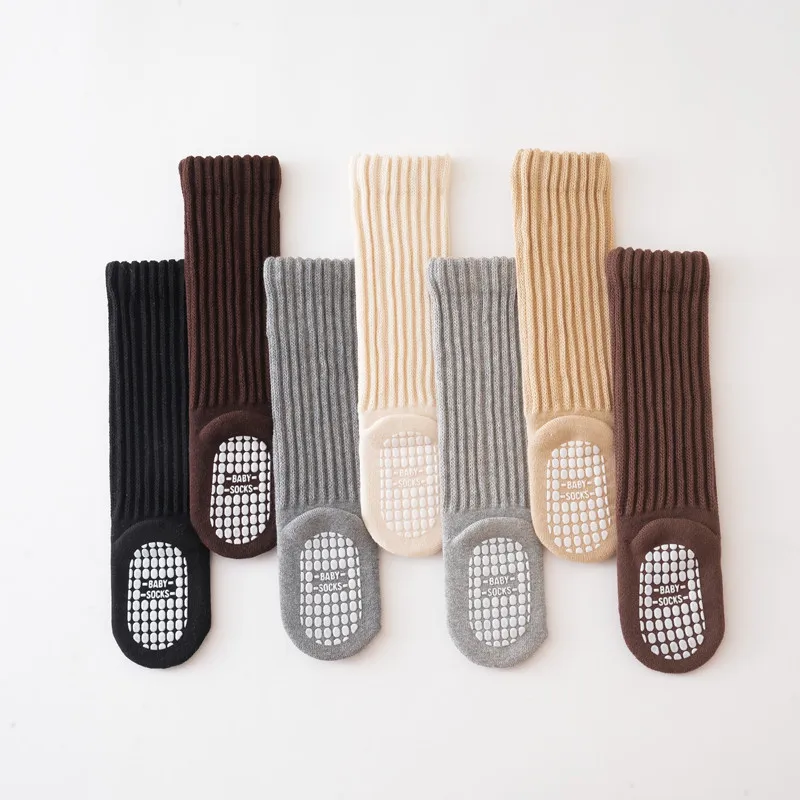 Calcetines altos antideslizantes de invierno cálidos para bebé unisex - imagen 2