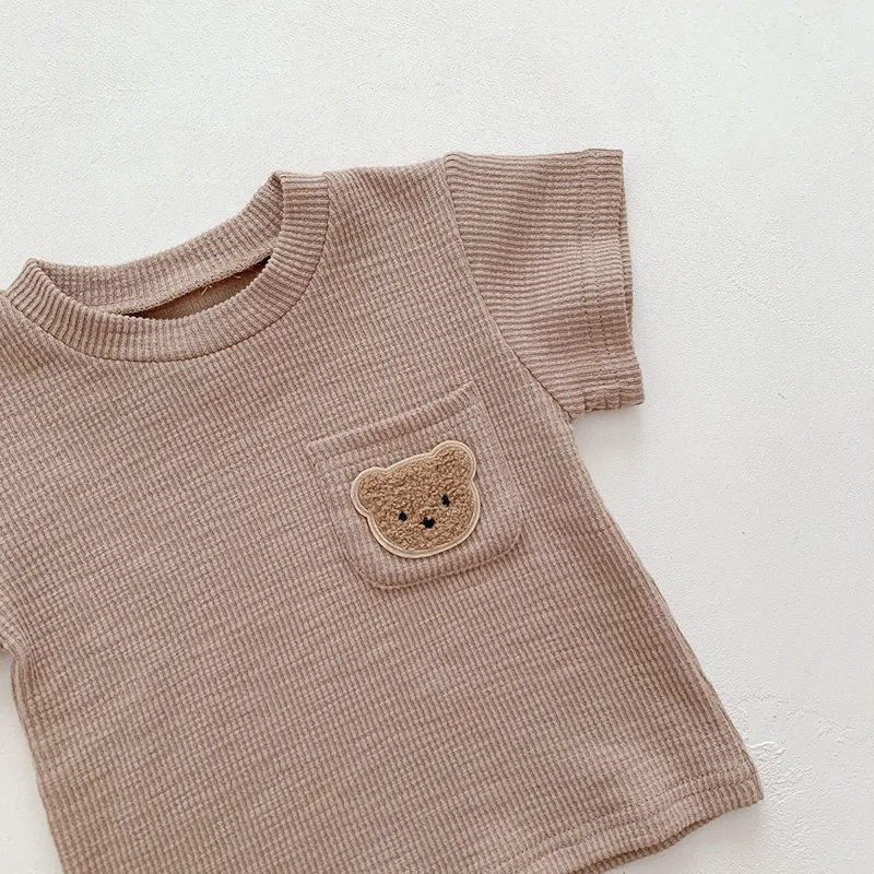 Conjunto veraniego para bebé camiseta lisa y pantalones cortos - imagen 2